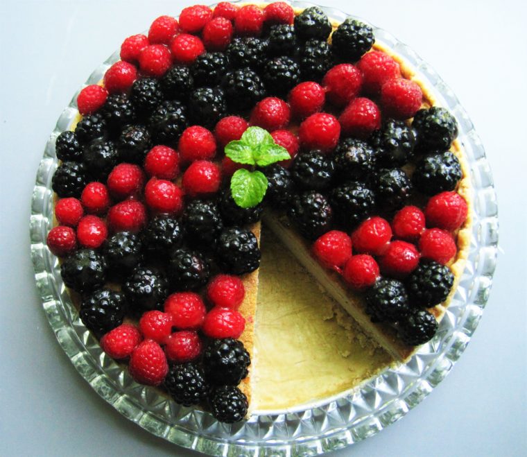 Blackberry Raspberry Cheesecake from Flash Fiction Kitchen (paleo, AIP, vegan)