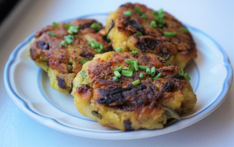 Fish cakes (paleo, AIP, gluten-free, egg-free)